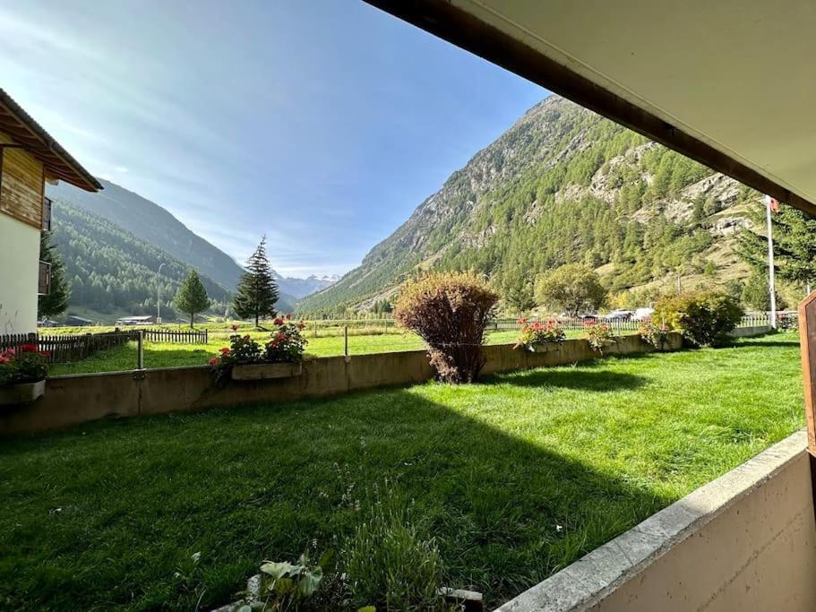 Alpine Retreat 4 Person Apartment Near Zermatt With Parking! Täsch Esterno foto